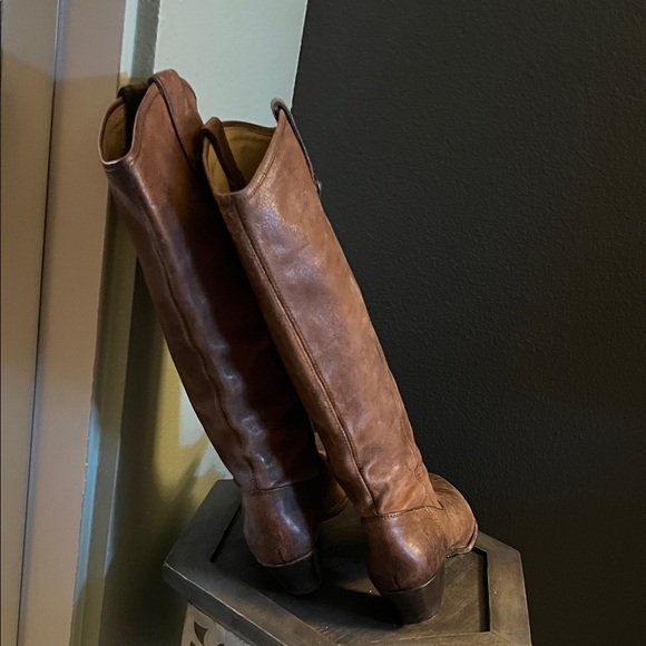 🛑 1 hour sale. Frye, size 7, tall brown Rustic Leather Boots - Picture 4 of 13